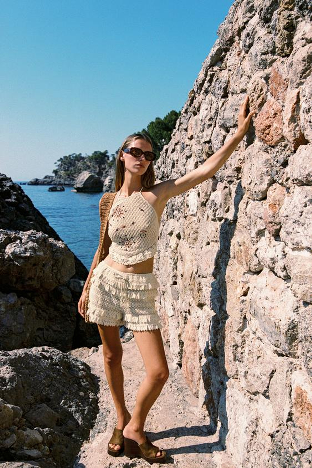 ZARА ШОРТЫ КРОШЕ С ВОЛАНАМИ, ЭКРЮ