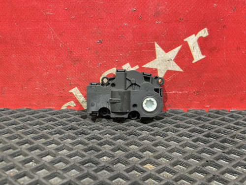 Моторчик заслонки отопителя 2018г