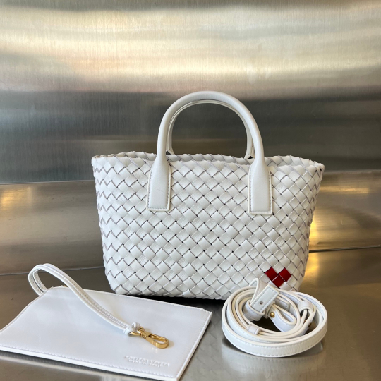 Bottega Veneta Mini Cabat