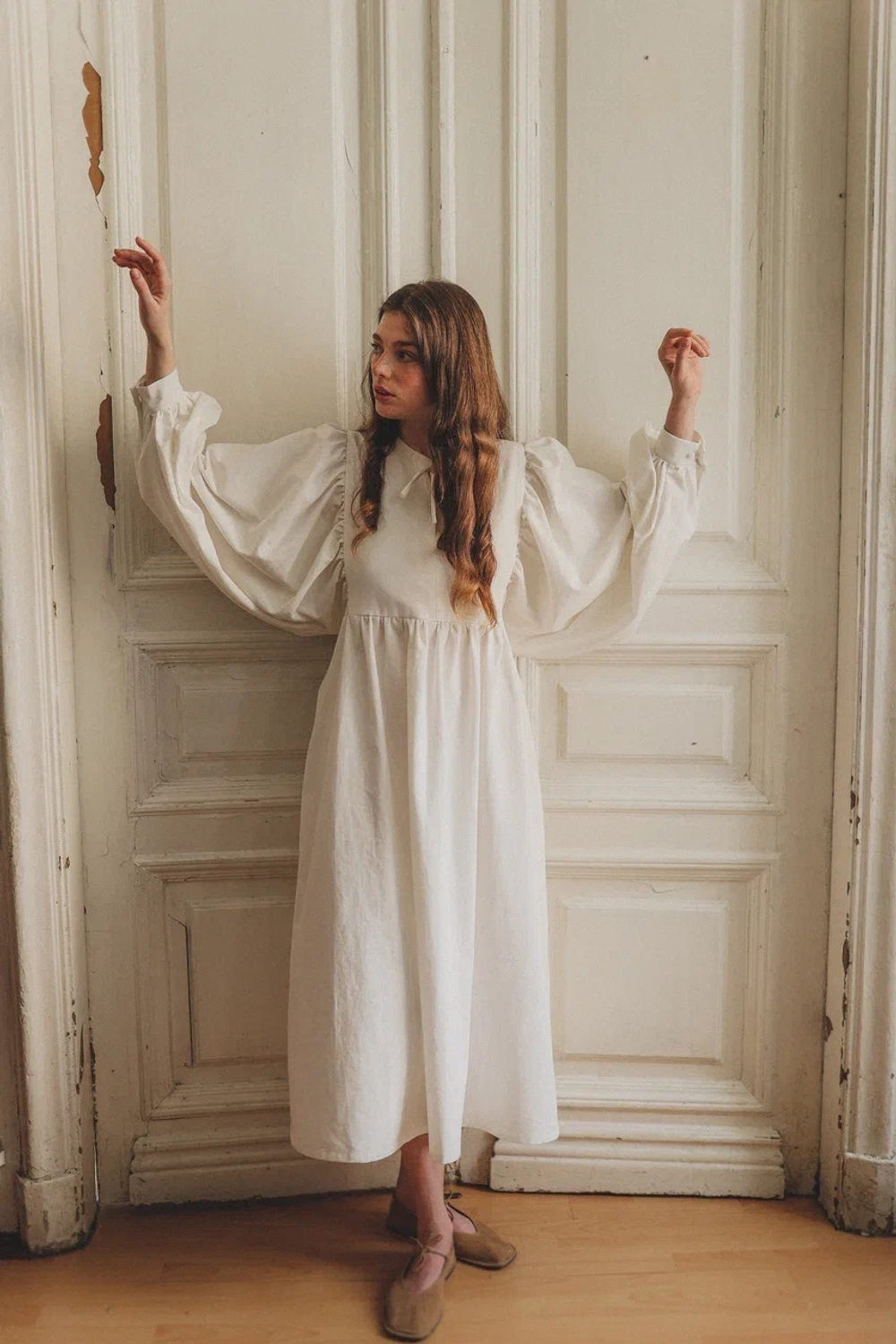 Платье с объемным рукавом из джинсы Айвори