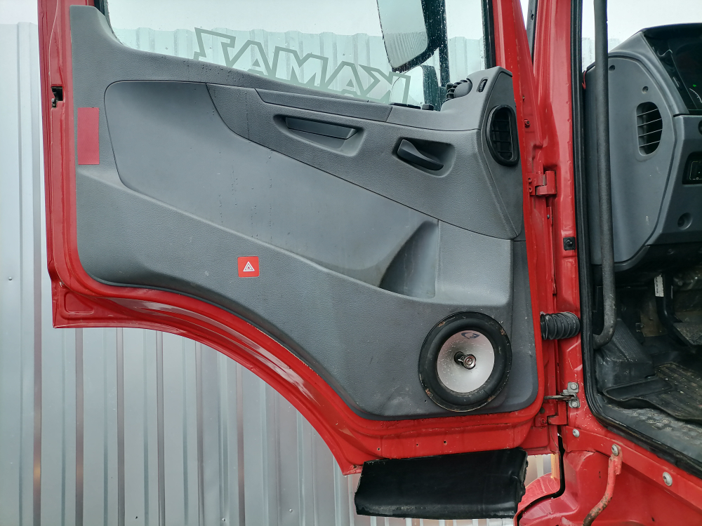 КамАЗ 5490 4x2 Седельный тягач 5490-S5 (Дизельный, 12,0 л, 401 л.с., МТ)