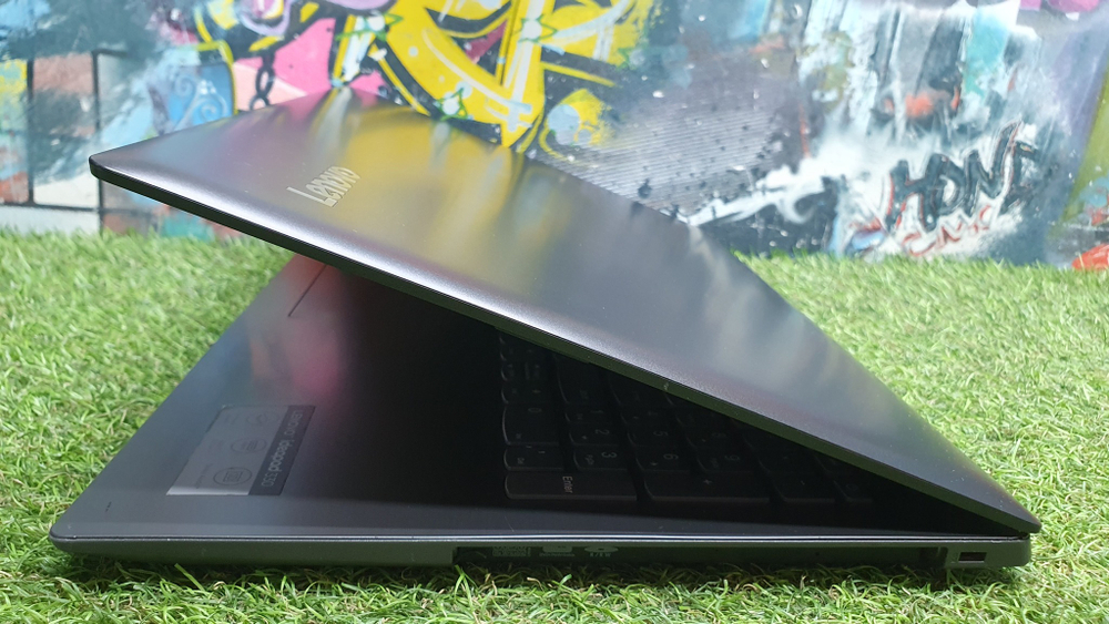 Ноутбук Lenovo i5-8/12 Gb/ MX150 2ГБ/FHD/ IdeaPad 330-15IKB (81DE015PRU)/Windows 10