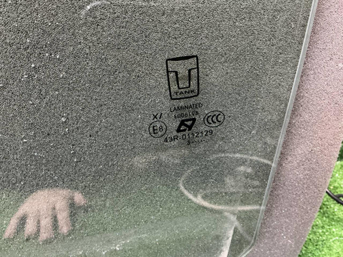 Стекло двери переднее левое Tank 500 (2021-н.в.)