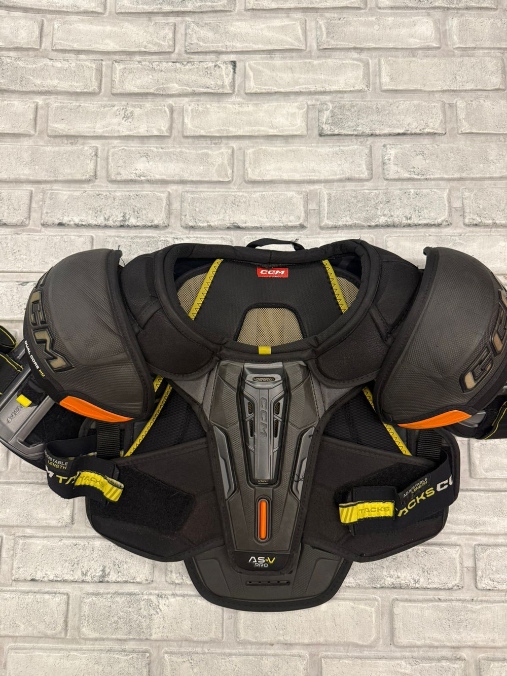 CCM tacks as v pro SR S