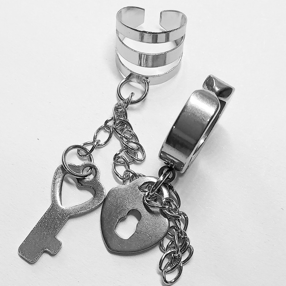 Серьга обманка кольцо с клипсой на цепочке с подвесками "Ключик, замочек" для имитации пирсинга уха. Медицинская сталь. Цена за набор.
