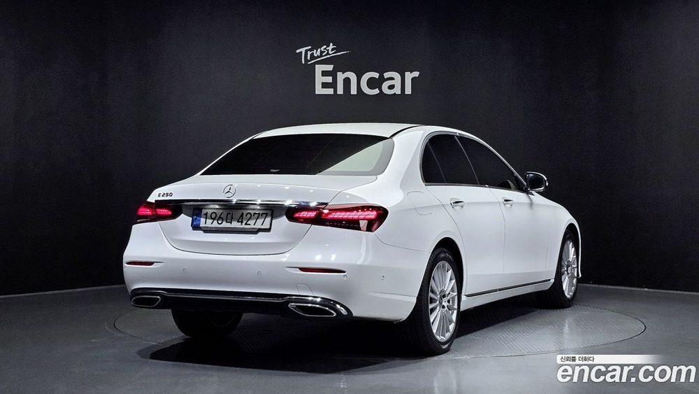 Mercedes-Benz E-Class W213 E250 Exclusive (03.2022)