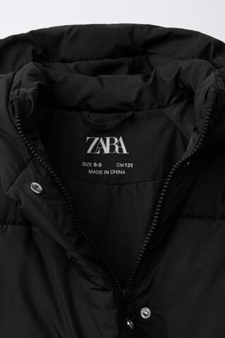 ZARA СТЕГАНАЯ КУРТКА С КАПЮШОНОМ, ЧЕРНЫЙ