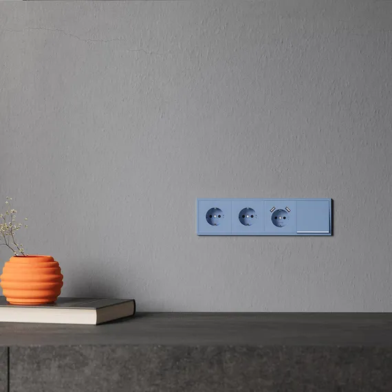 Накладка для розетки с заземлением и защитными шторками, с USB A+A, S70 (деним) vls000915