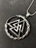 Магическая скандинавская подвеска оберег Валькнут на цепи