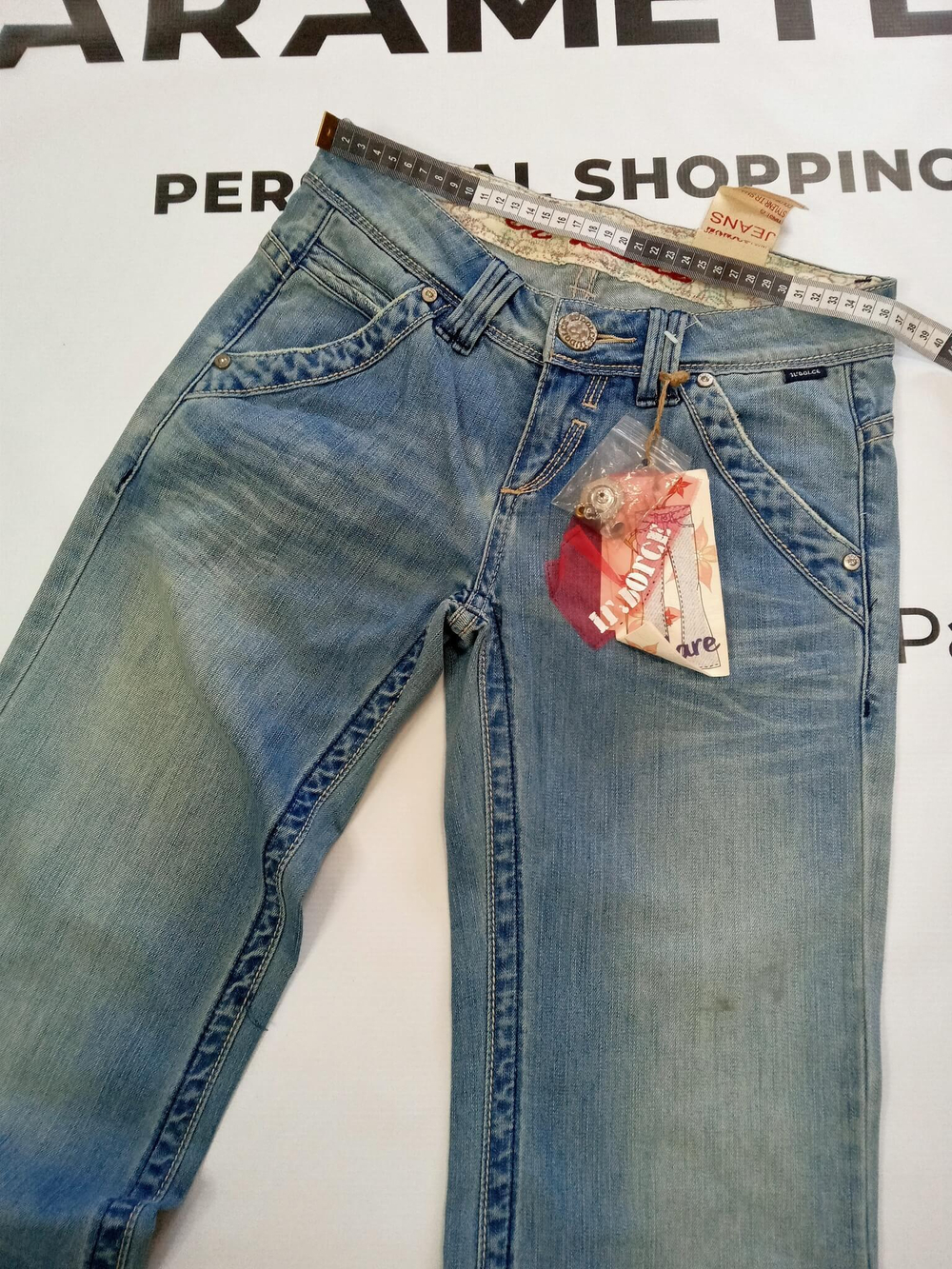 Джинсы IL'DOLCE jeans flare.Цвет голубой с эффектом потёртости. Размер walst:25 -40/42 русский