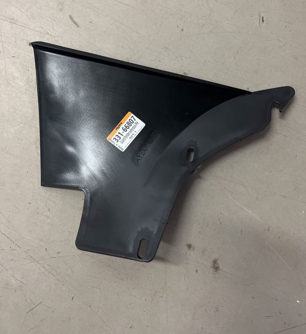 Брызговик правый JCB 331/66807, 331-66807