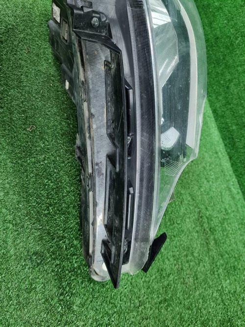 Битая Фара правая Kia Rio 4 (2020-н.в.) галоген