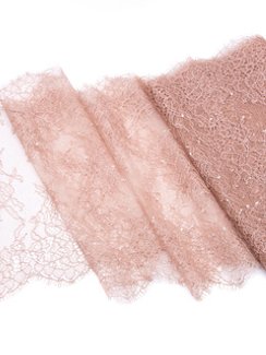 01-11 Кружево шантильи 23 см, миндаль