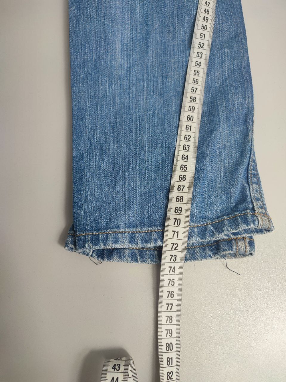 Джинсы Miss Elis с потертостями  на 14-15 лет