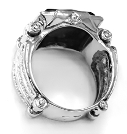 Ювелирное мужское кольцо из серебра,вставка оникс,фианиты,размер 21