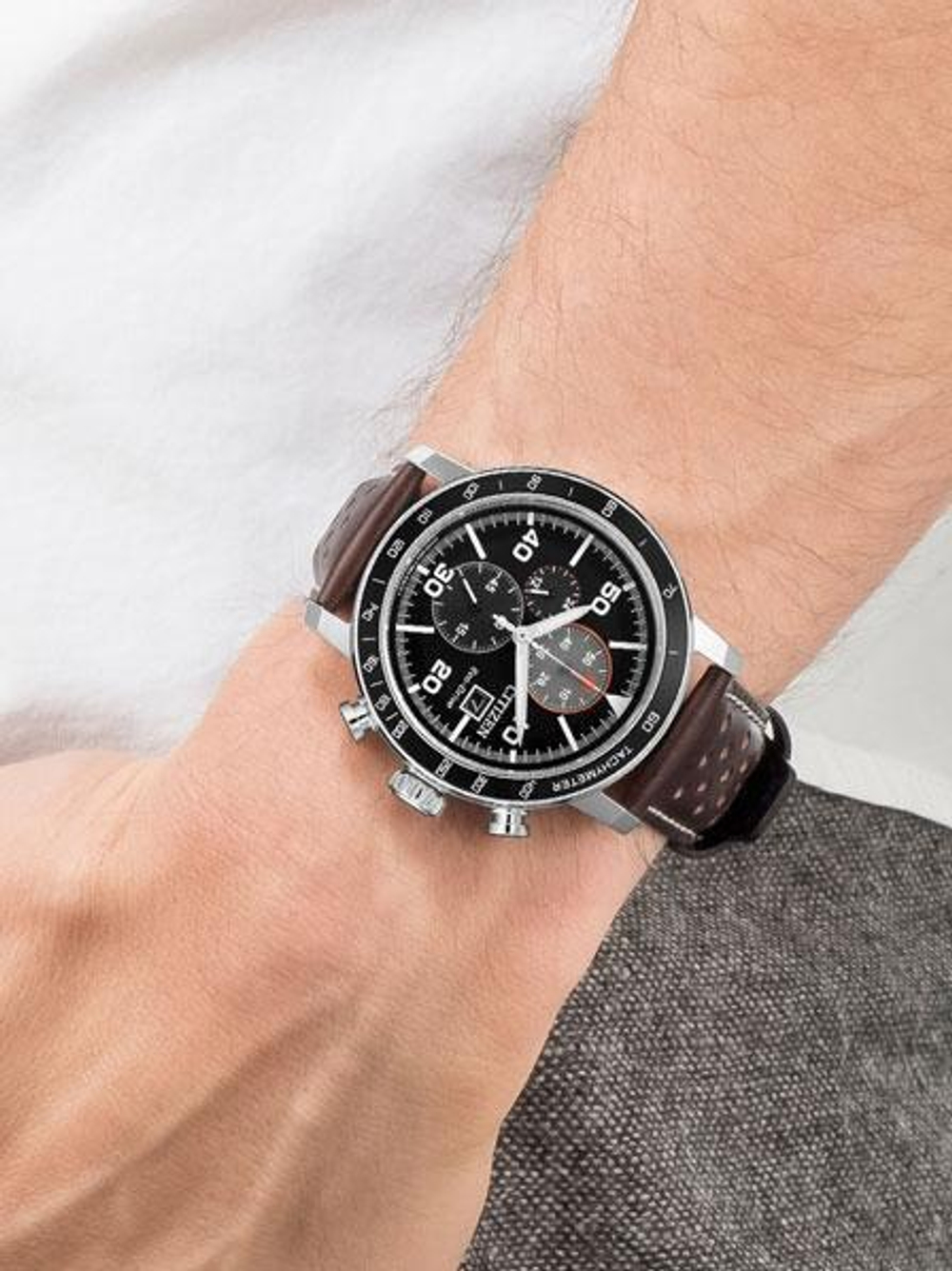 Мужские японские наручные часы Citizen CA0641-24E