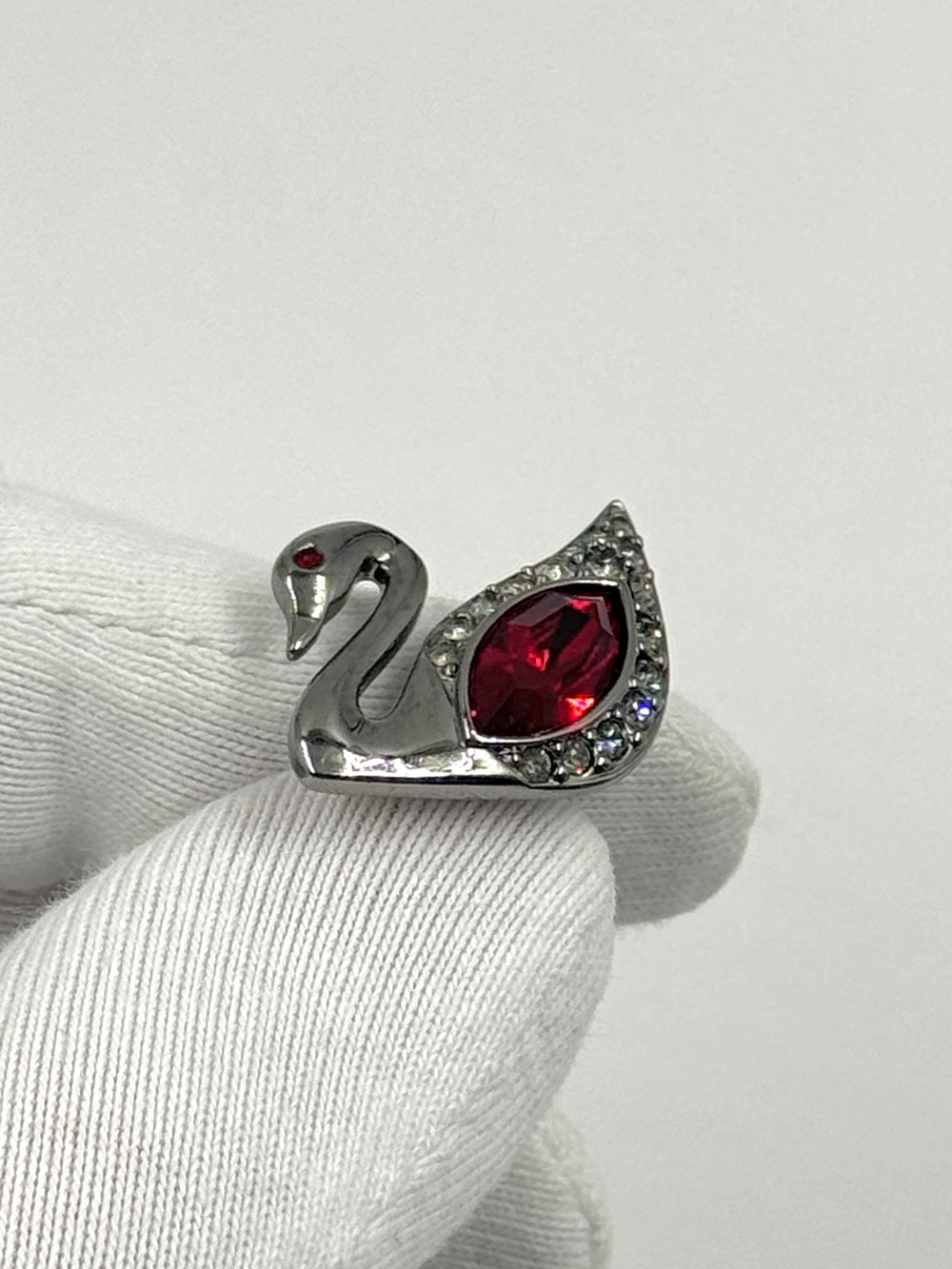 Брошь пин Лебедь Swarovski