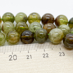 Бусины Гранат зеленый, диаметр 9,1-9,3 мм, цена за 10 шт (1/4 нити)