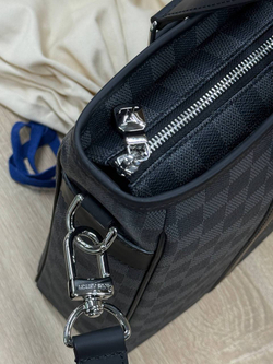 Сумка-мессенджер Louis Vuitton