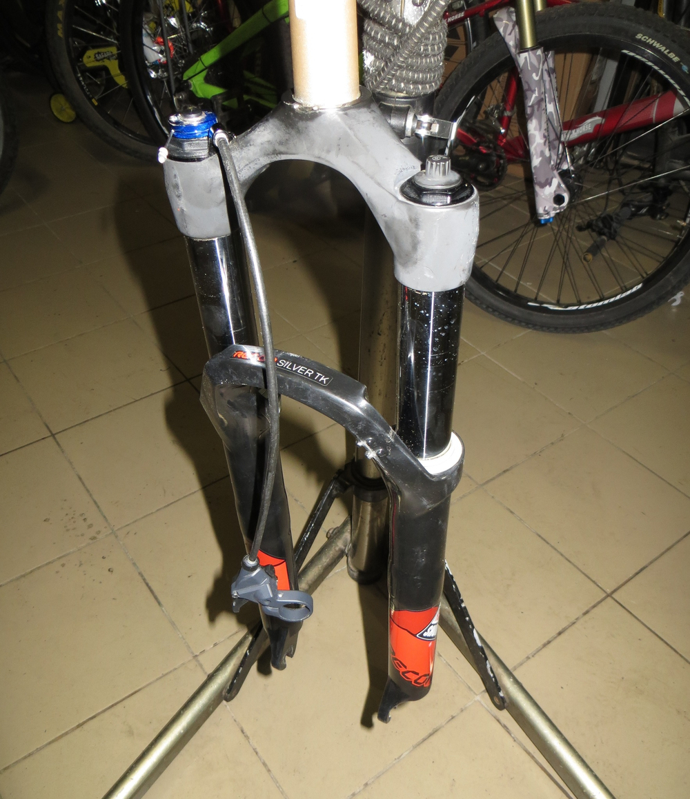 Вилка амортизационная Rock Shox Recon Silver TK 26"