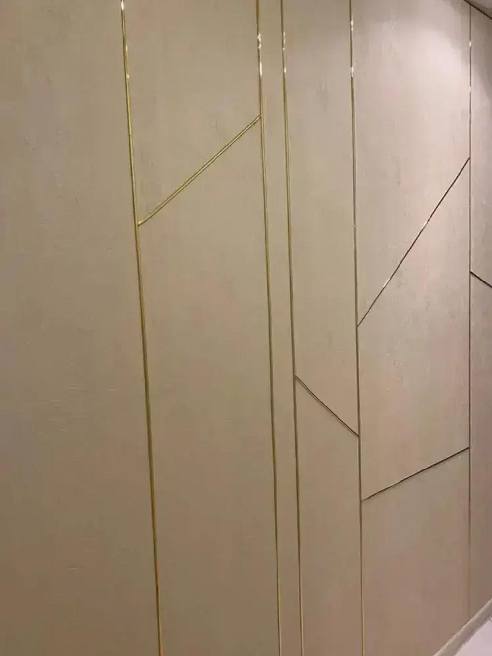 Молдинг декоративный для стен, самоклеящийся, гибкий, золото 5м/для мебели/для дверей