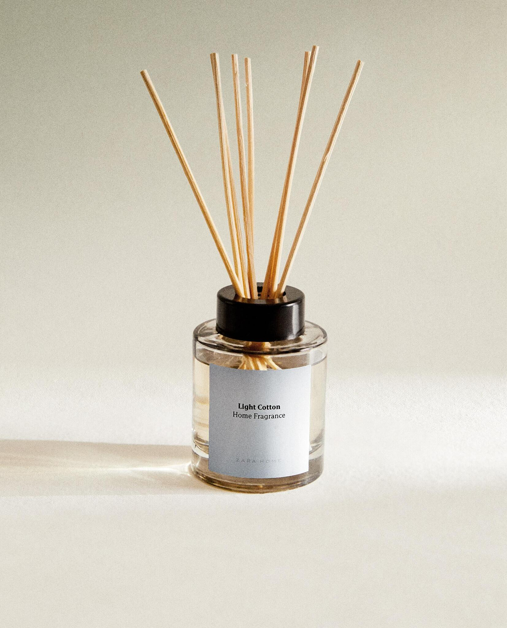 Zara Home LIGHT COTTON REED DIFFUSERS — ароматический диффузор с тростниковыми палочками, Легкий Хлопок, 100 мл