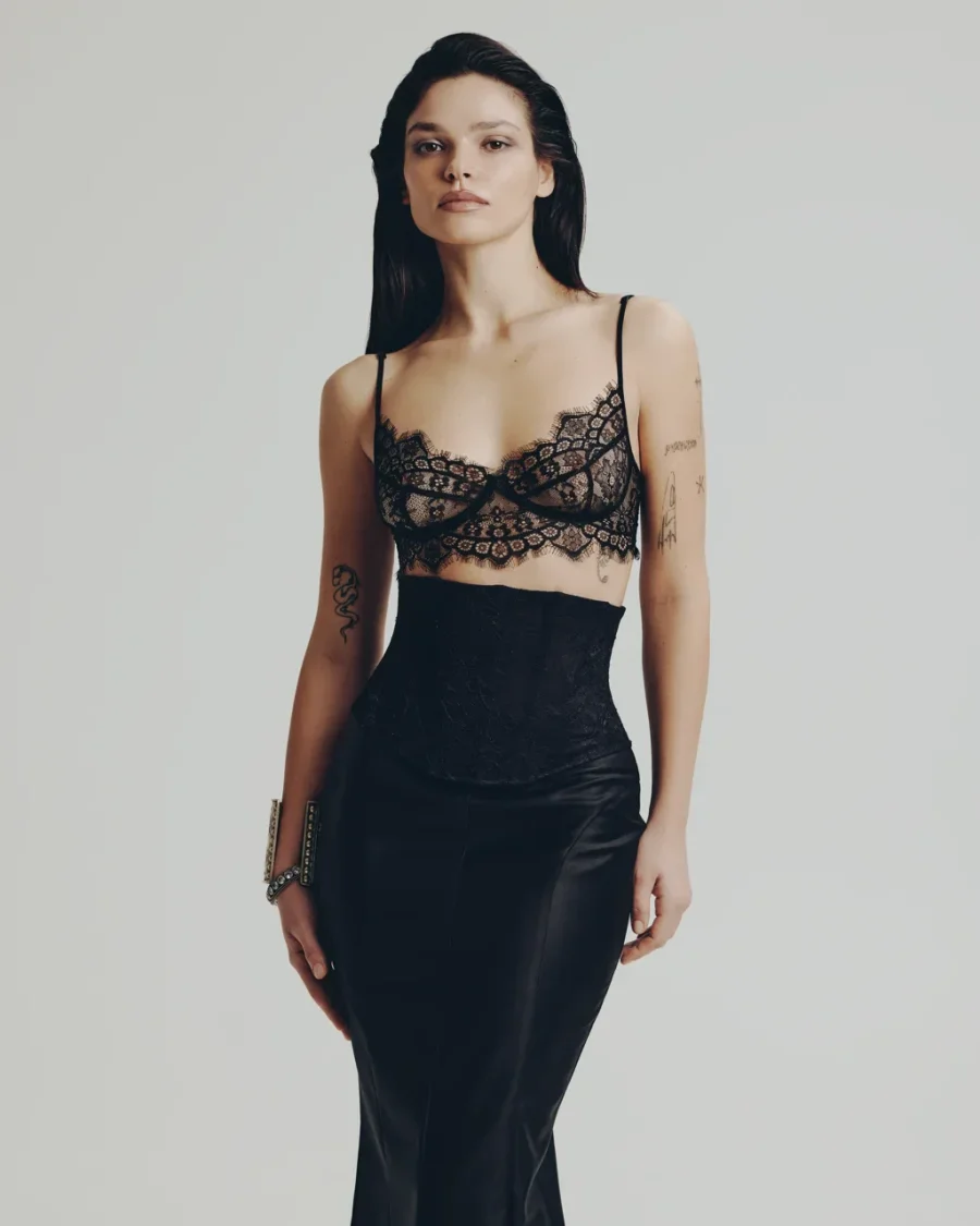 Лиф из кружева, Черный