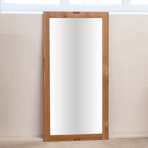 Зеркало настенное 123х63 см G+K деревянное в раме из дикого дуба в стиле лофт