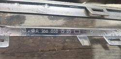 Молдинг решетки радиатора левый верхний Mercedes ML GLE (W166) 15-18 Б/У Оригинал A1668881585
