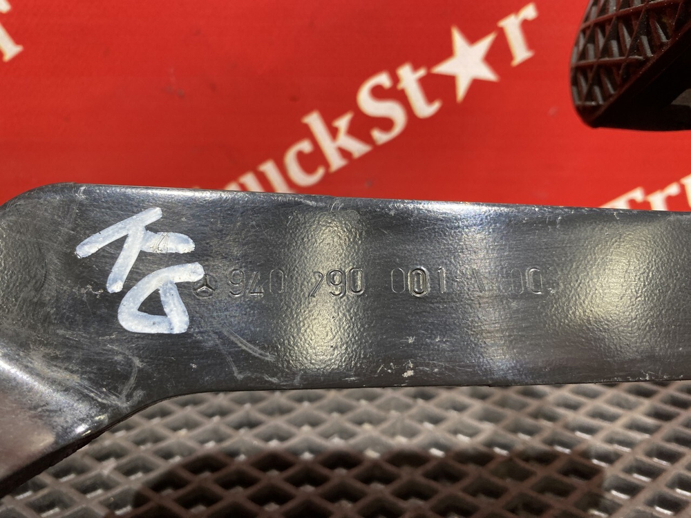 Педаль тормоза