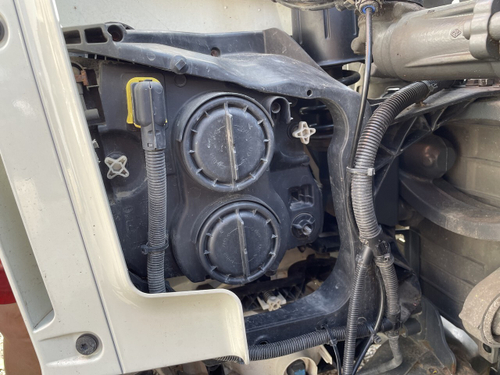 Кронштейн фары левой 2018г.