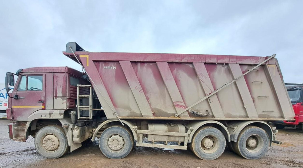 КамАЗ 65201 8x4 Самосвал 65201-7080- 49(В5) (Дизельный, 8,9 л, 390 л.с., МТ)