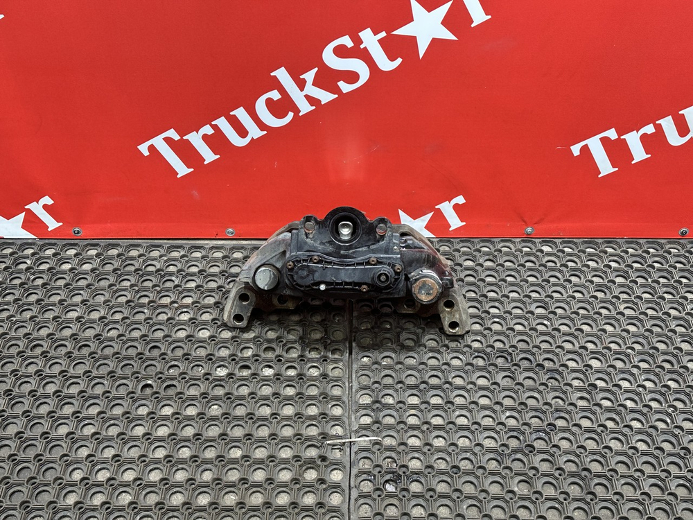 Суппорт передний правый 2023г