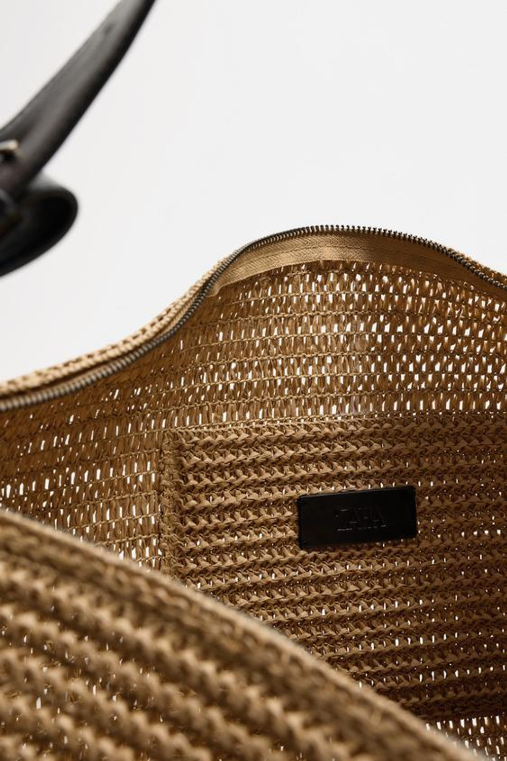 ZARA ПЛЕТЕНАЯ СУМКА, СВЕТЛО-БЕЖЕВЫЙ