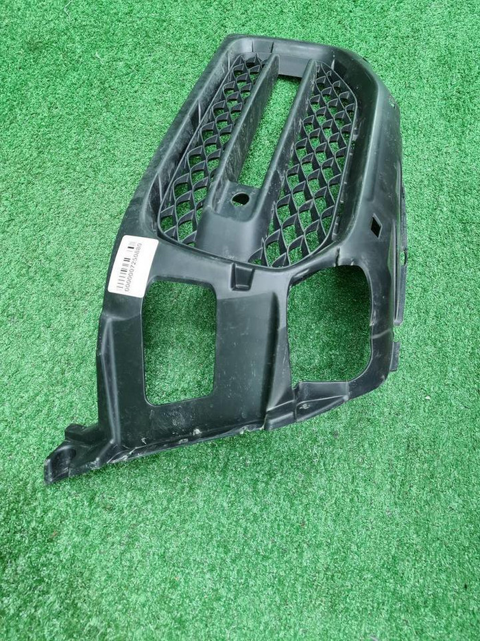 Решетка перед. бампера Mercedes G W463 (18-нв) AMG