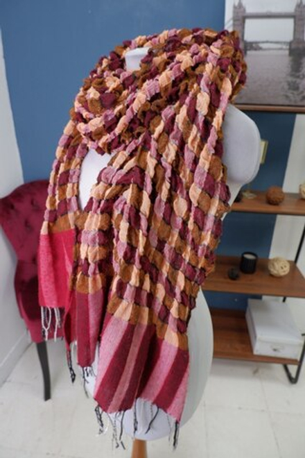 Палантин для яркого акцента