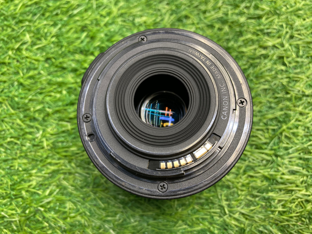 Canon 1200D kit 18-55mm 3.5-5.6 III 64.100 кадров