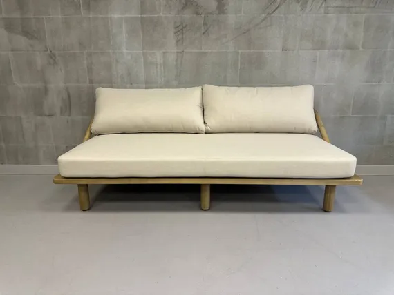 Трехместный уличный диван Denmark из массива акации