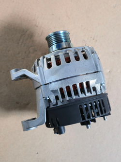 Генератор Маз, Лаз, Урал дв.ЯМЗ ЕВРО-3 поликлиновой шкив, монокронштейн 28В 80А ELTRA