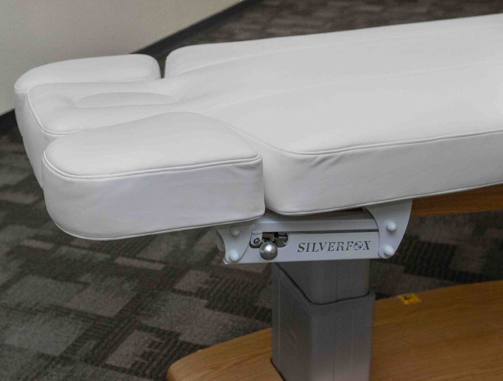 Электрический массажный стол SilverFox 2259