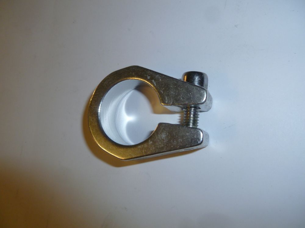 Фиксатор рукояток для виброрейки ТСС (Clip for handles,М128100011)