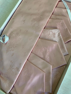 Скатерть 170х220 и 8 салфеток Gamba 9209 Rosa античная роза