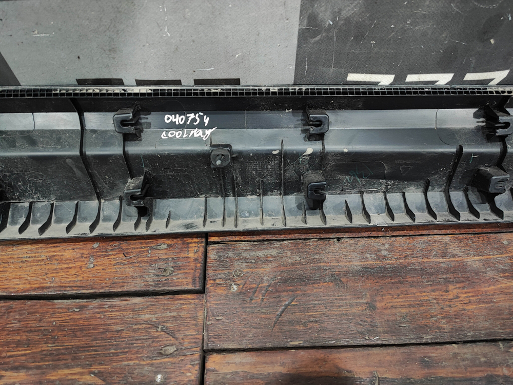 Накладка двери передней левой Geely Coolray 19-нв Б/У Оригинал 5075035900