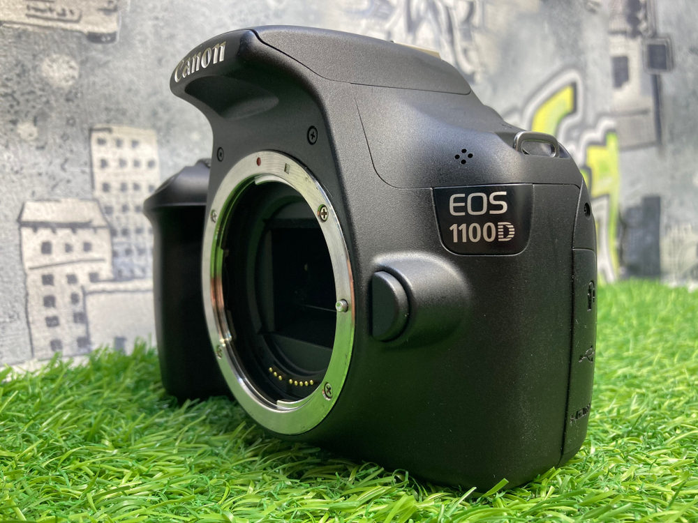Canon EOS 1100D Kit 18-55mm IS II (10 кадров)