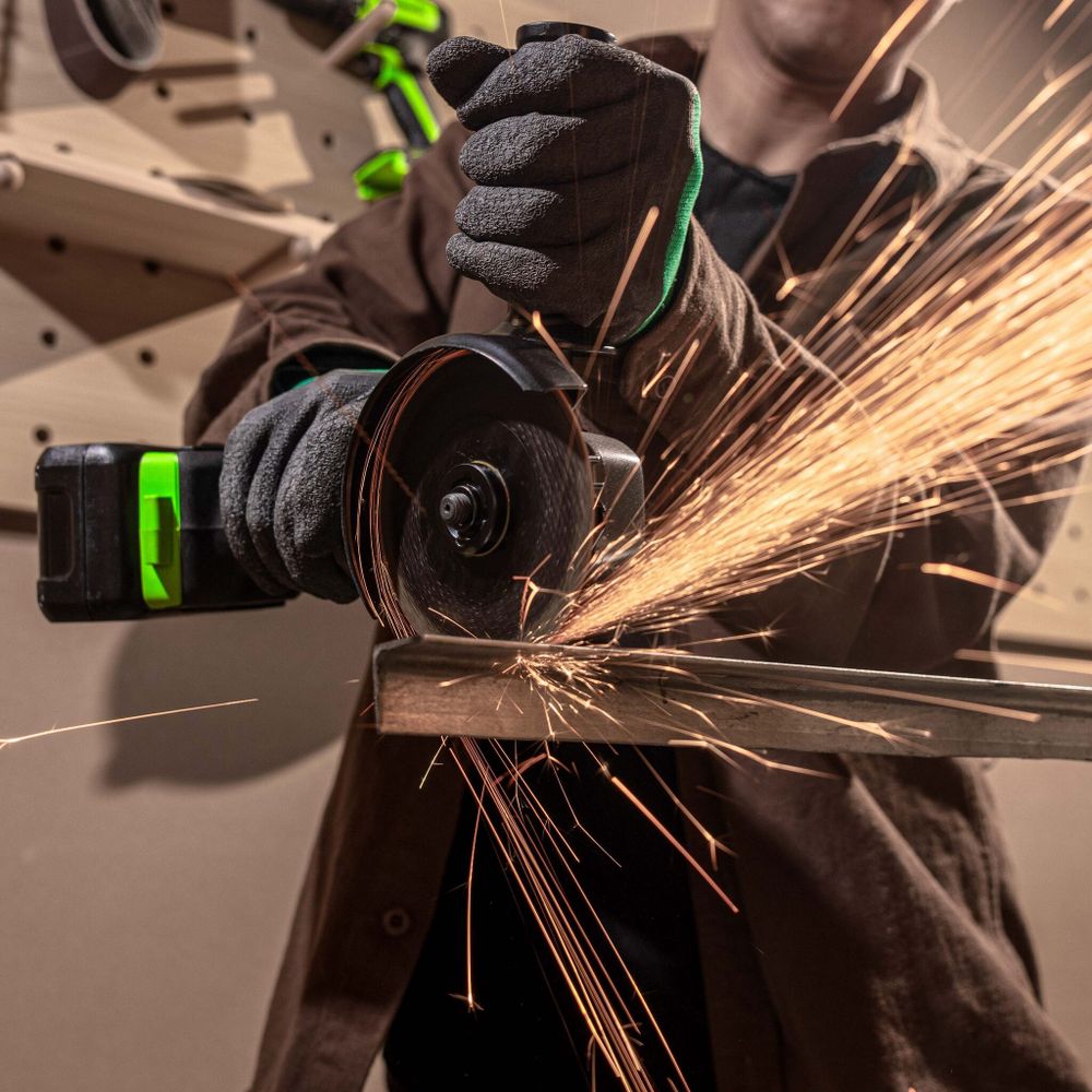 Угловая шлифовальная машина акк. Greenworks AG5900, 24V, б/щет, 125 мм, 8500 об/мин, 3D-Antikickback, без АКБ и ЗУ (3201007)