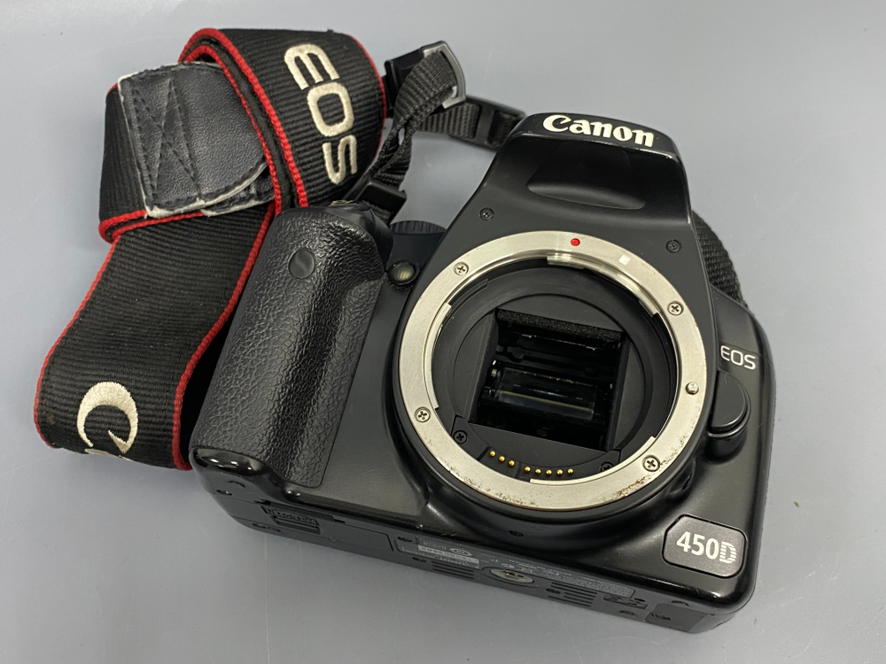 Canon 450D Kit 18-55mm IS 4000 кадров