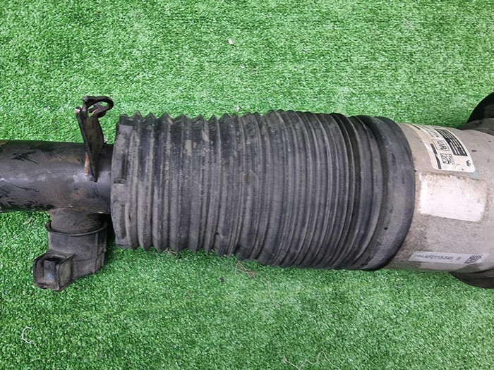 Стойка пневматическая правая BMW X5 G05 (18-23)