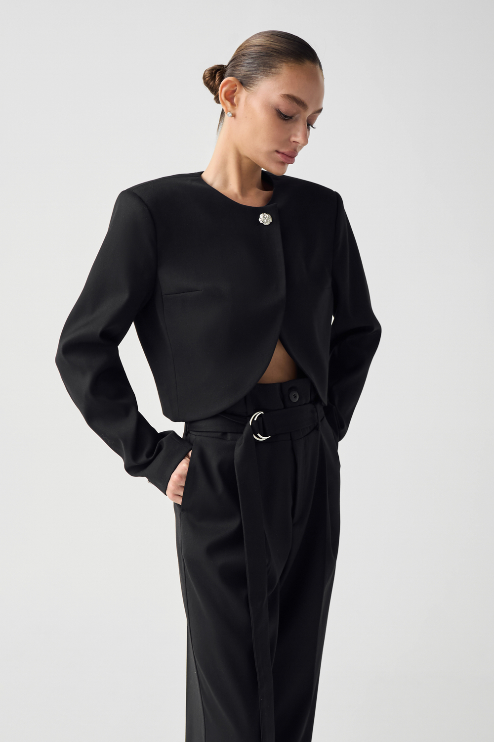 Комплект: укороченный жакет и брюки с высокой посадкой (m-l)