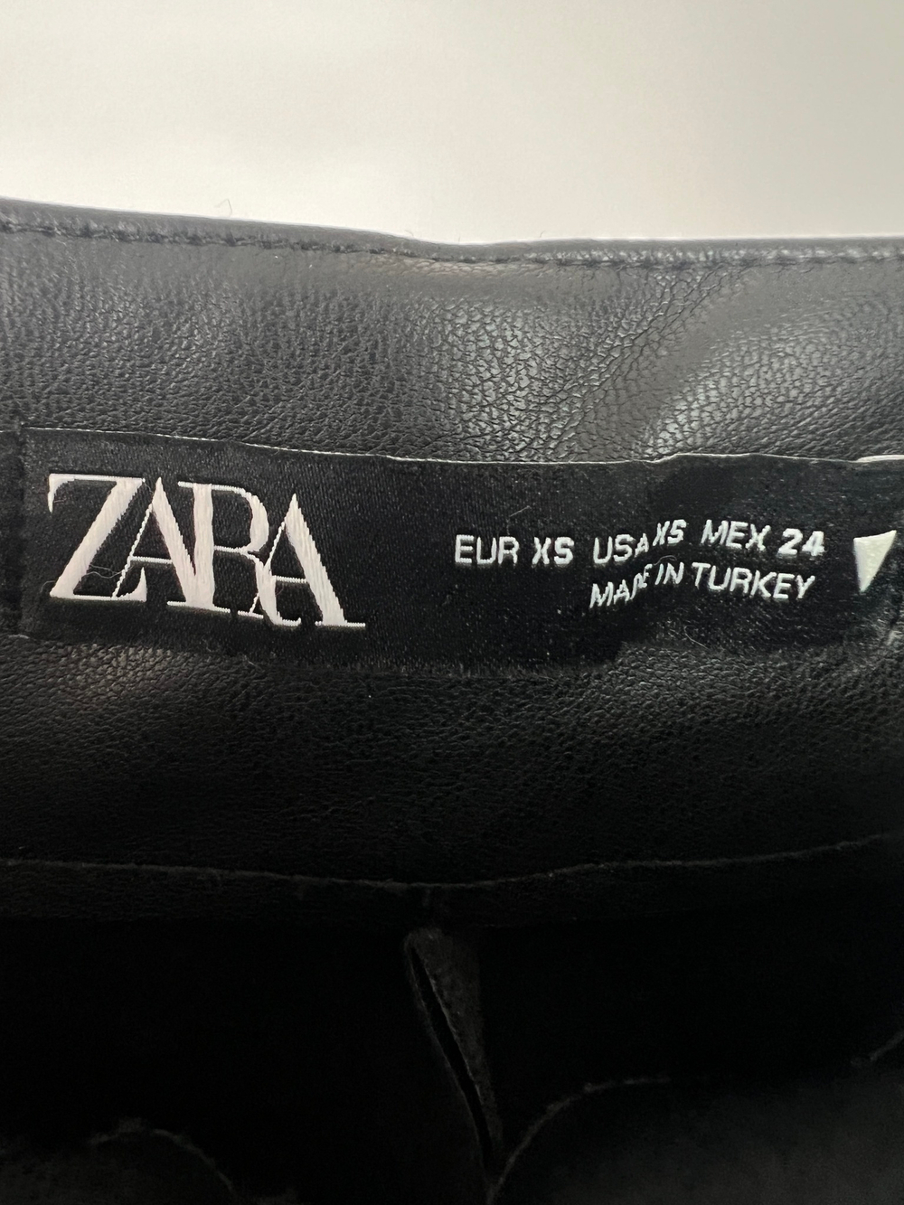 Шорты Zara