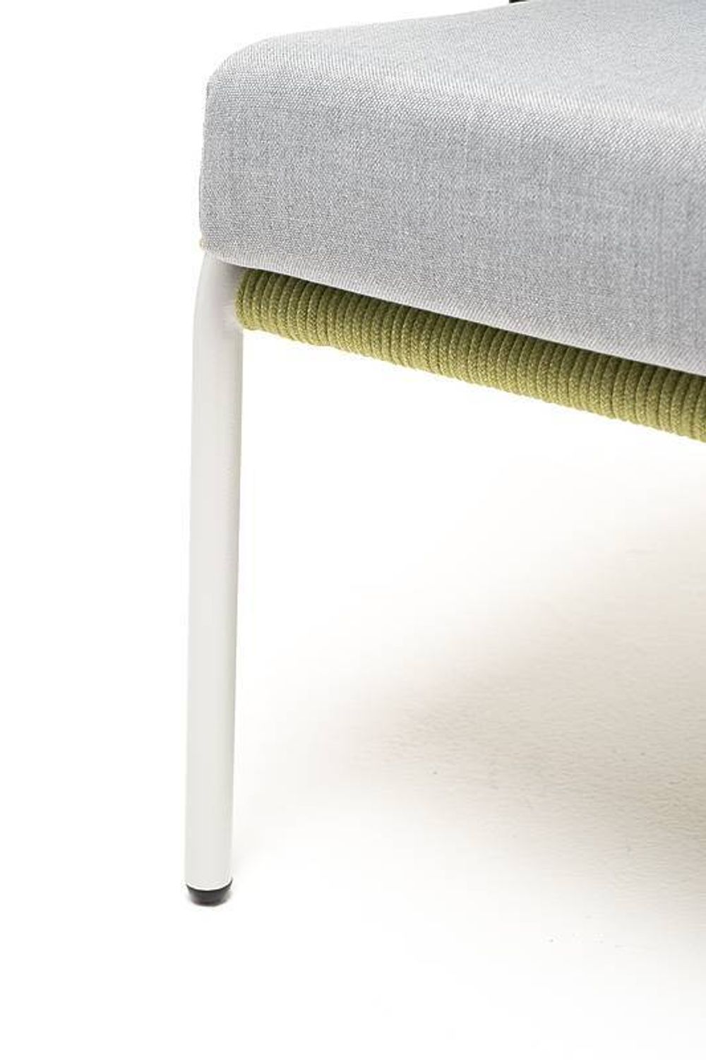 "Милан" кресло плетеное из роупа, каркас алюминий светло-серый (RAL7035) муар, роуп салатовый меланж круглый, ткань светло-серая